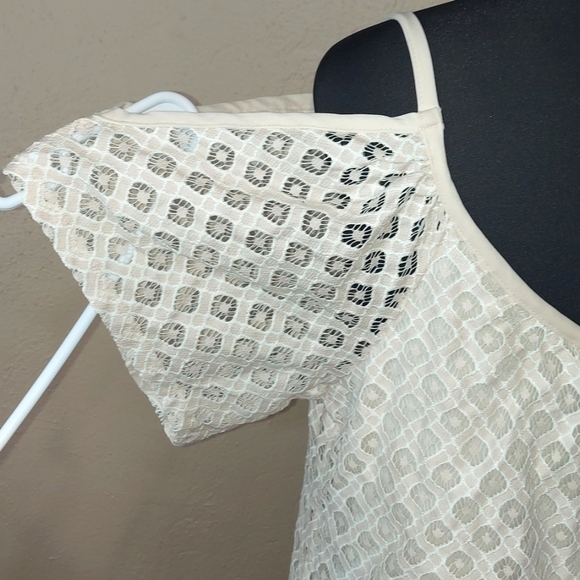 Women's Venus Lace Overlay Scoop Neck Cold Shoulder Dress - Picture 6 of 8